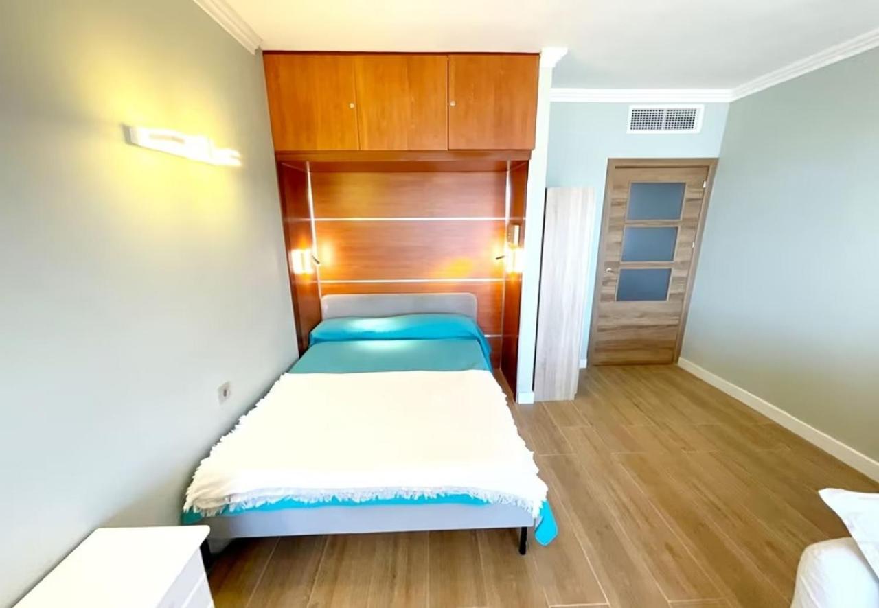 Estudio El Balcon, En Primerisima Linea De Playa. Фуeнхирола Екстериор снимка